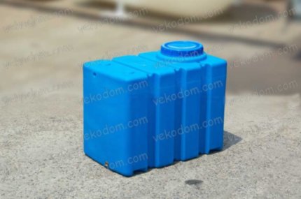  код-RPR-200-01. Емкость горизонтальная прямоугольная для воды 200 л